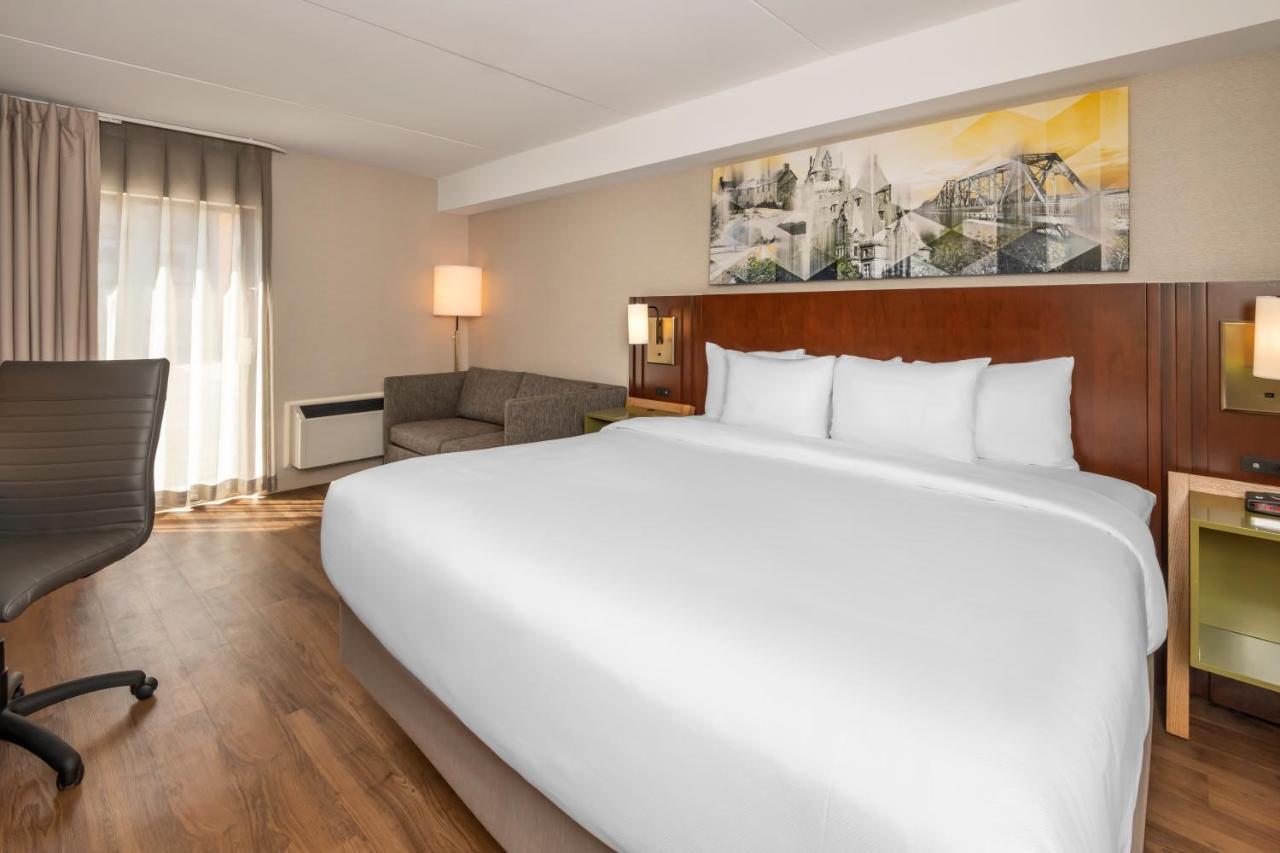 Comfort Inn West Отава Екстериор снимка