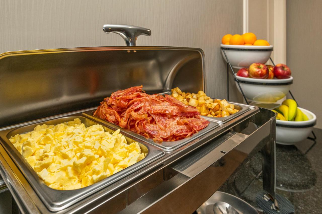 Comfort Inn West Отава Екстериор снимка