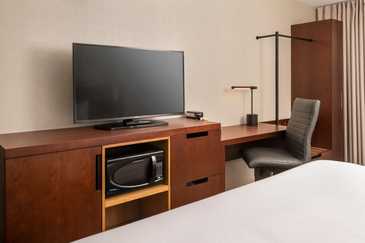 Comfort Inn West Отава Екстериор снимка