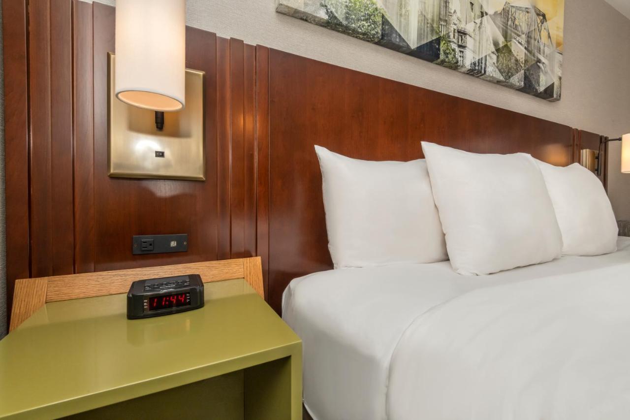 Comfort Inn West Отава Екстериор снимка