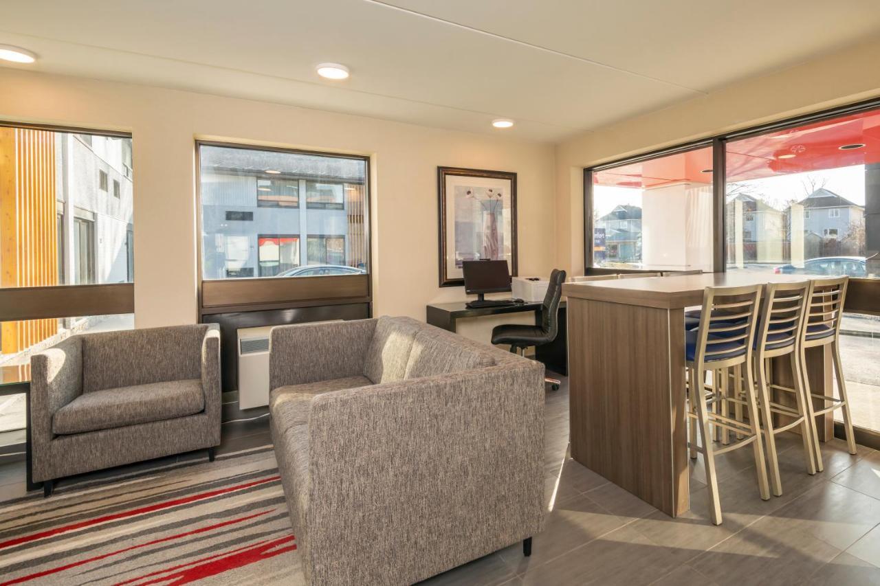 Comfort Inn West Отава Екстериор снимка