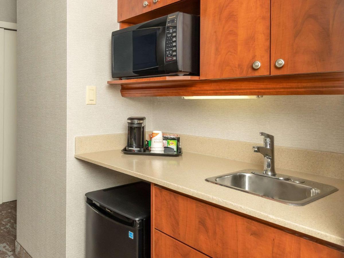 Comfort Inn West Отава Екстериор снимка