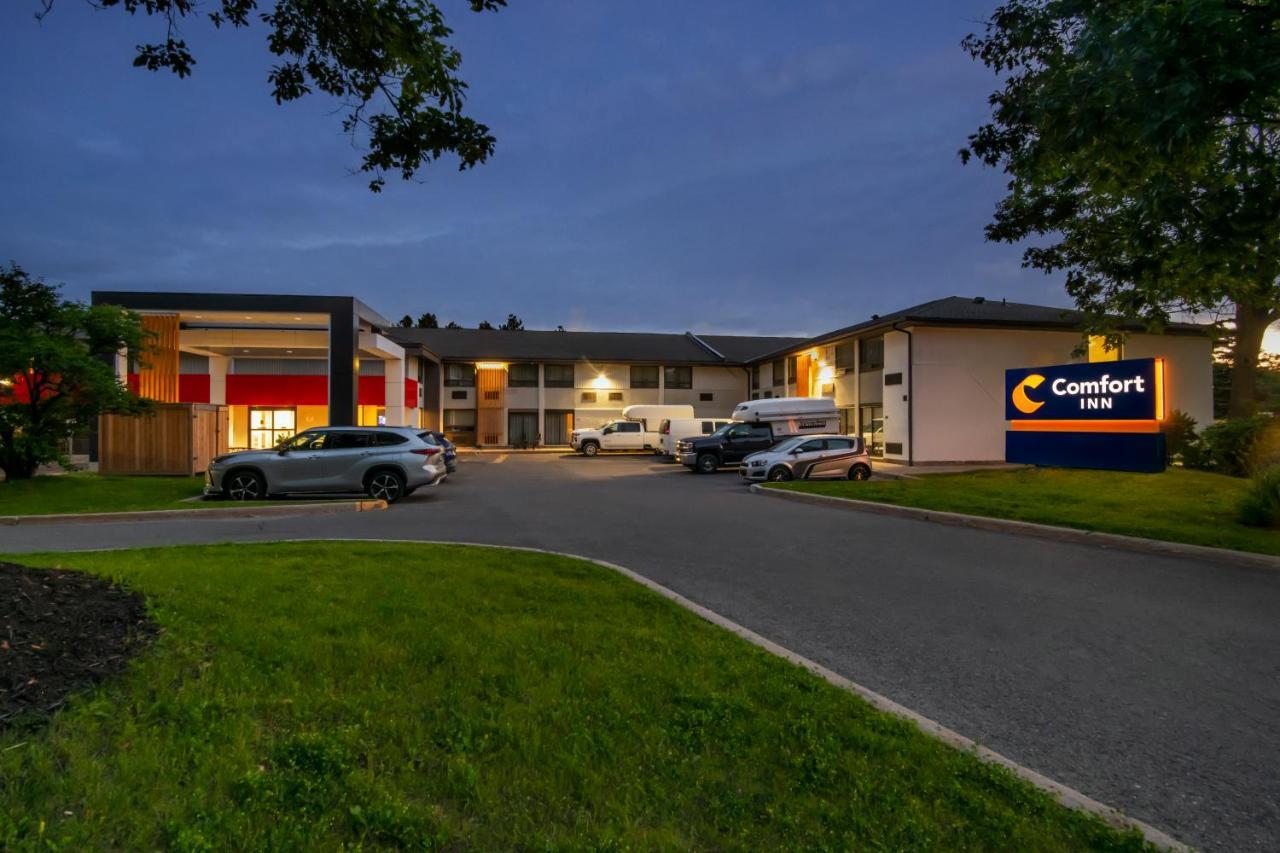 Comfort Inn West Отава Екстериор снимка