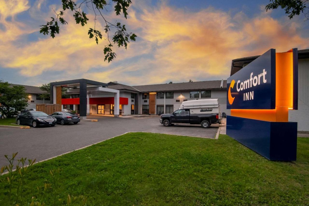 Comfort Inn West Отава Екстериор снимка