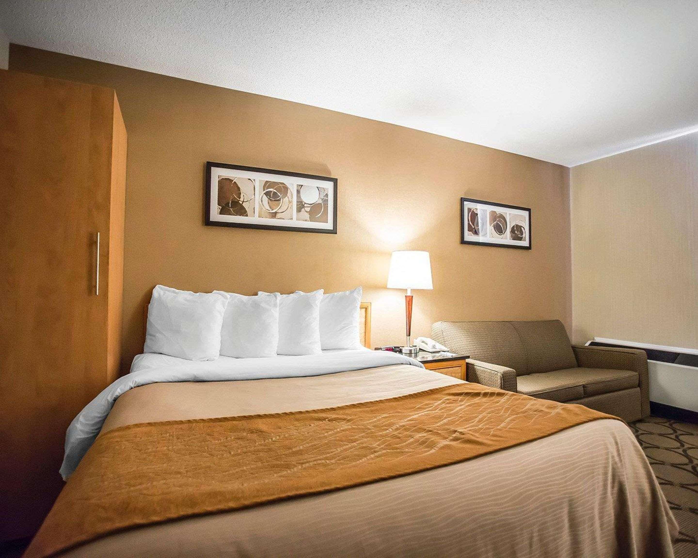Comfort Inn West Отава Екстериор снимка