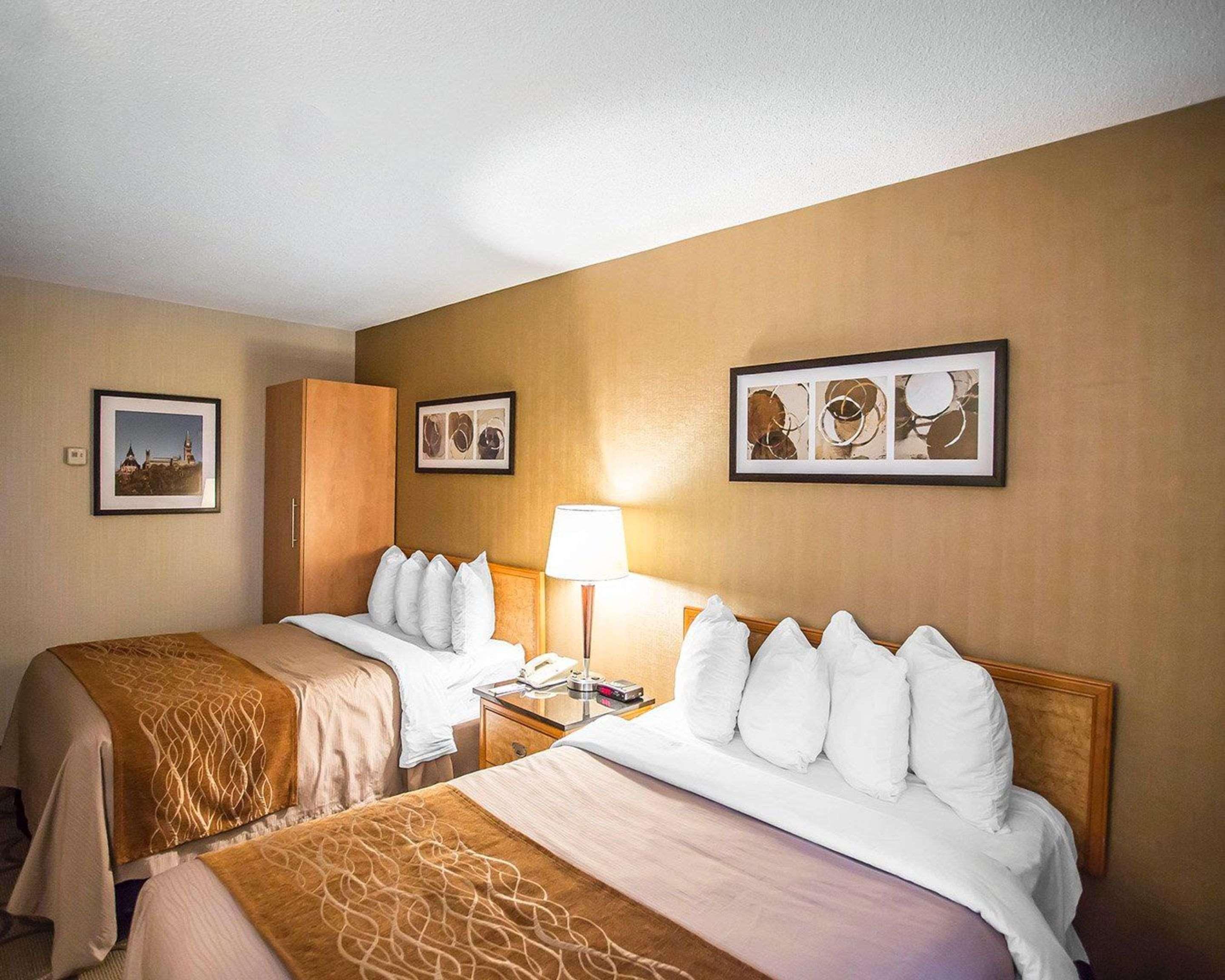 Comfort Inn West Отава Екстериор снимка