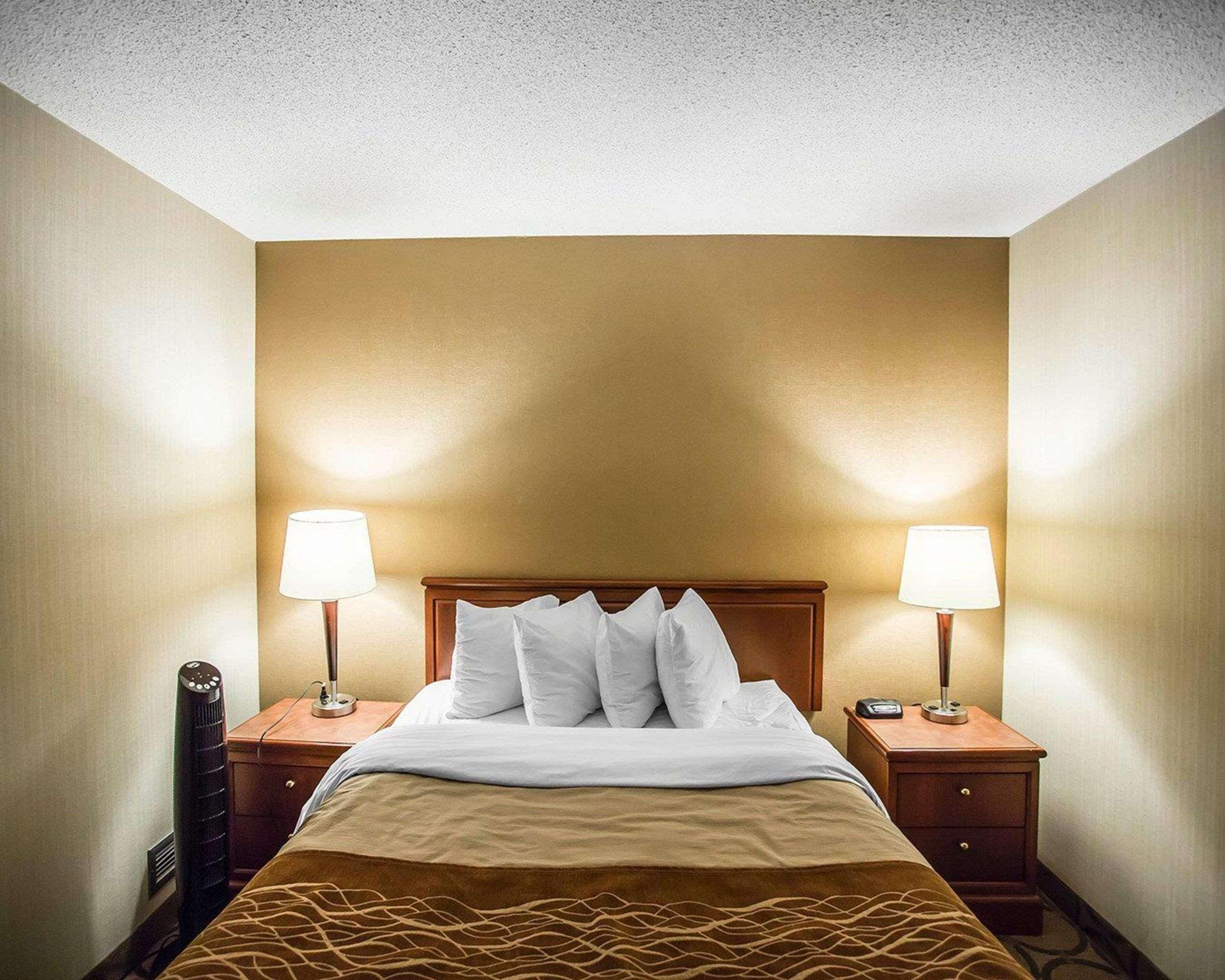 Comfort Inn West Отава Екстериор снимка