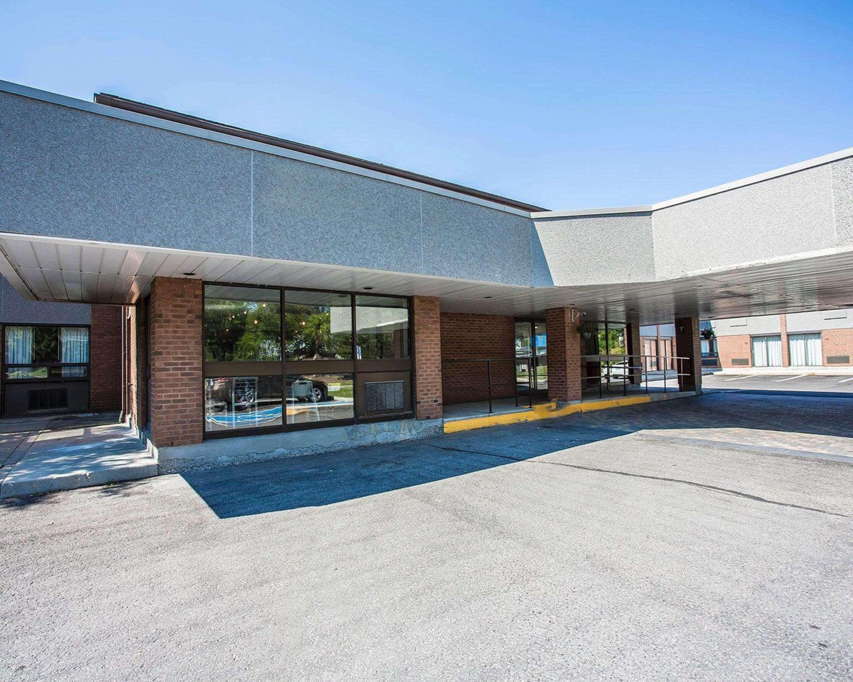 Comfort Inn West Отава Екстериор снимка