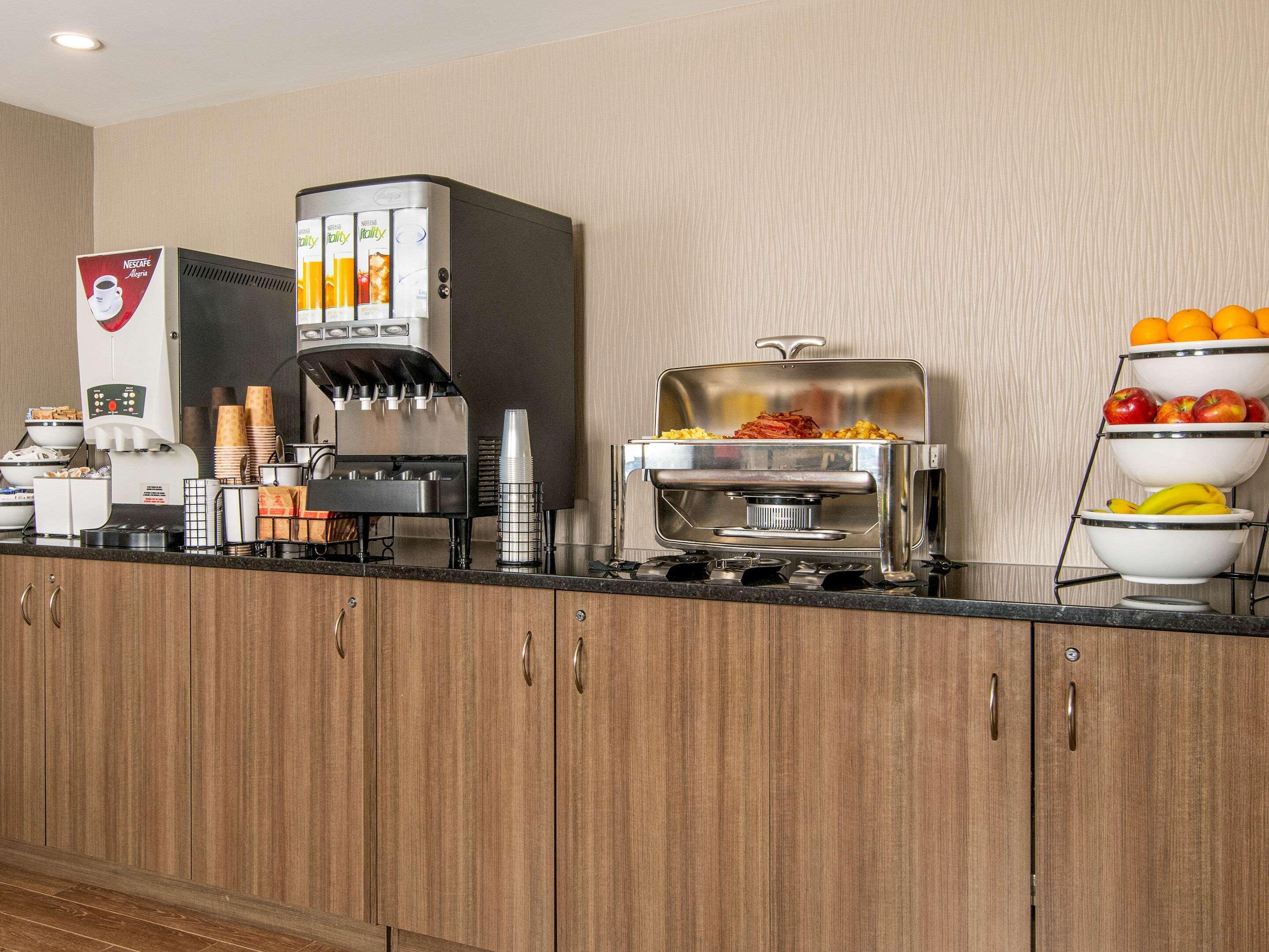 Comfort Inn West Отава Екстериор снимка