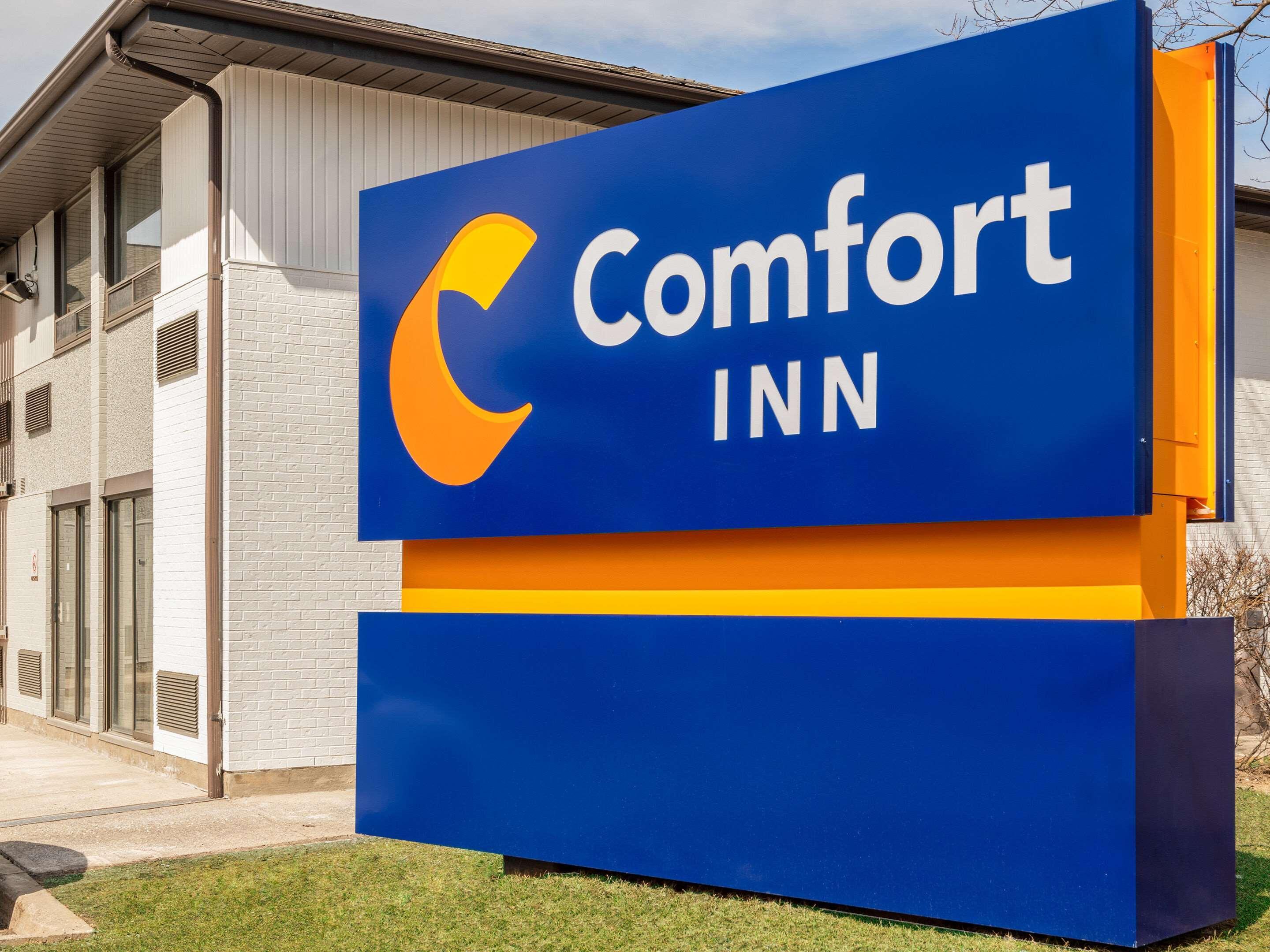 Comfort Inn West Отава Екстериор снимка