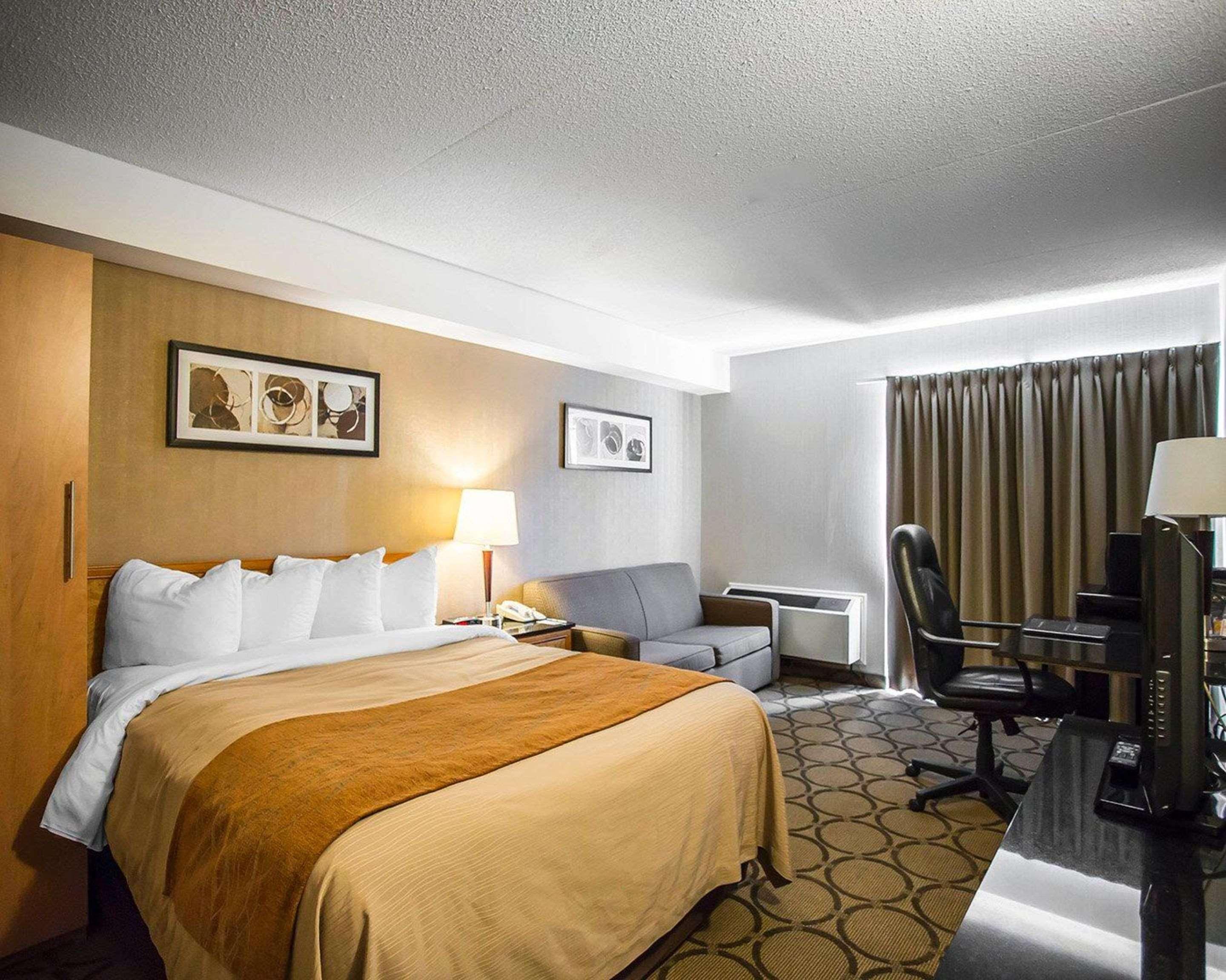 Comfort Inn West Отава Екстериор снимка