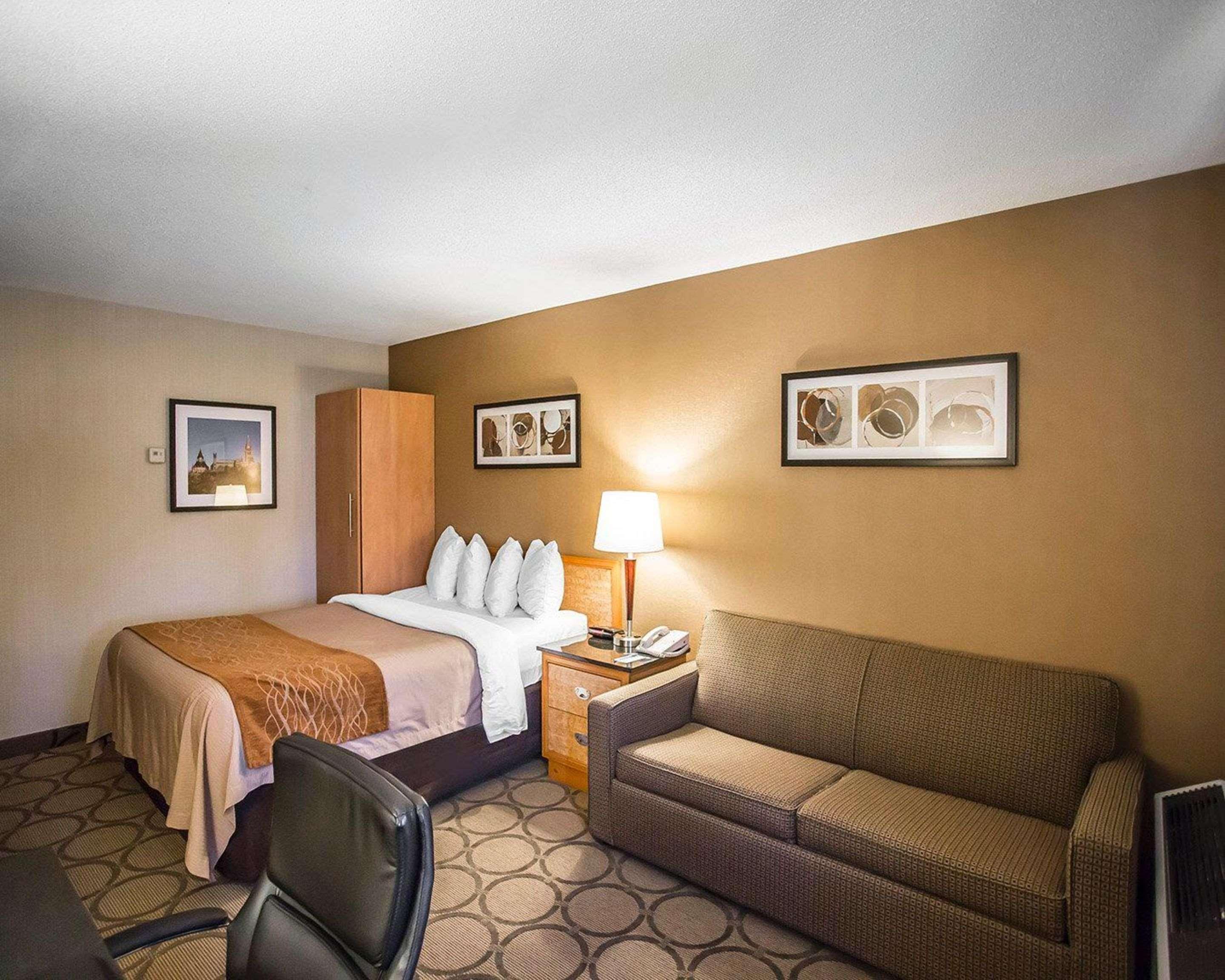 Comfort Inn West Отава Екстериор снимка